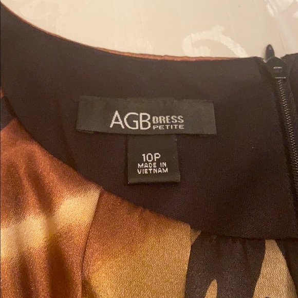 Classy dress - Picture 3 of 6